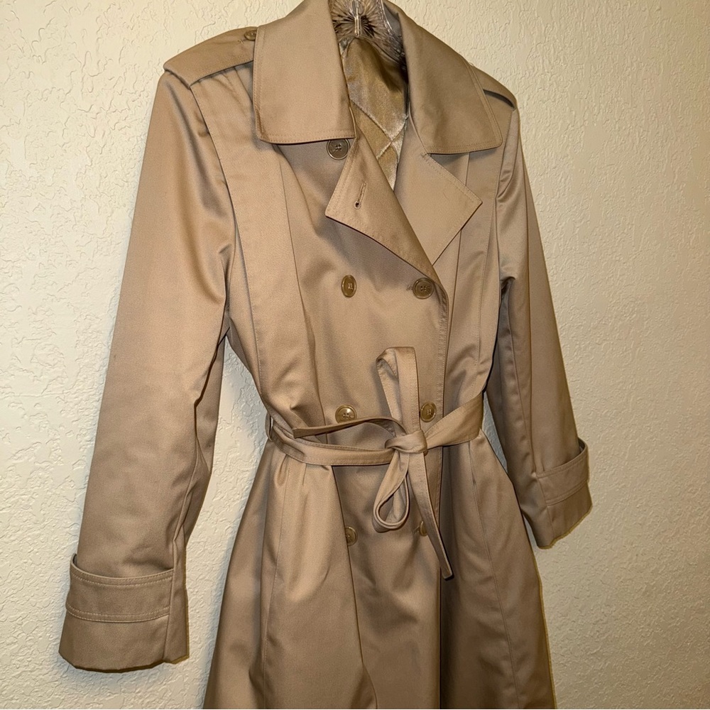 Bromleigh Vintage Trench Coat in Cream - Picture 2 of 9
